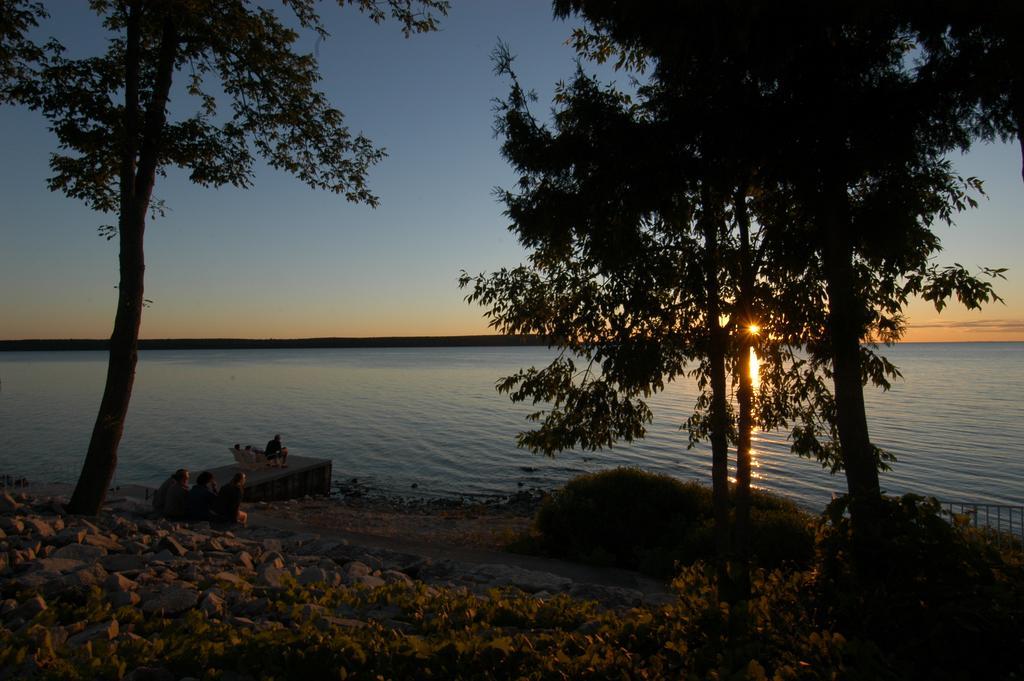 Westwood Shores Waterfront Resort Sturgeon Bay Extérieur photo